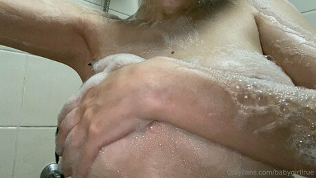 Foto di nudo di fuga di OnlyFans di Babygirllrue