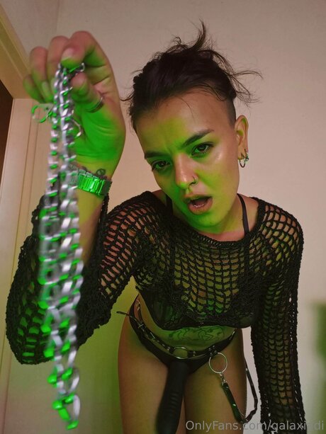 Foto di nudo di fuga di OnlyFans di Galaxiadi