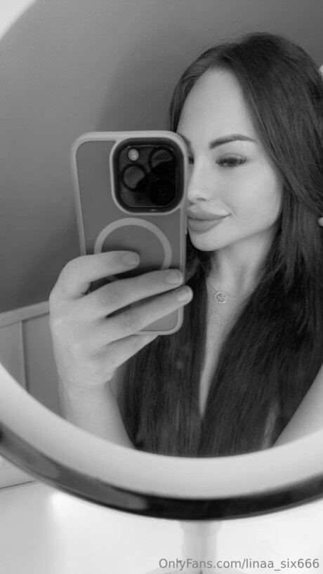 Foto di nudo di fuga di OnlyFans di Linaa Six666
