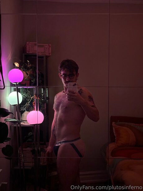 Foto di nudo di fuga di OnlyFans di Plutosinferno