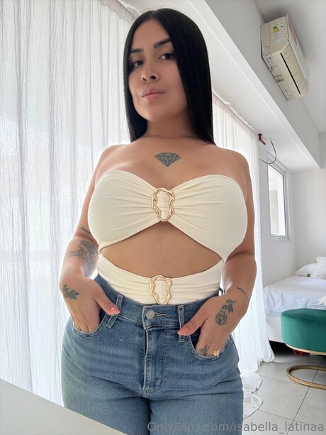 Foto di nudo di fuga di OnlyFans di Isabella Latinaa