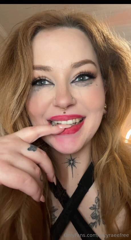 Foto di nudo di fuga di OnlyFans di Ivyyraeefree
