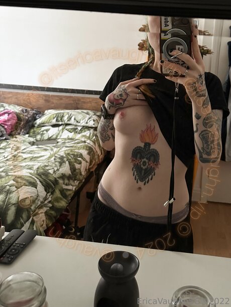 Foto di nudo di fuga di OnlyFans di Itsericavaughn