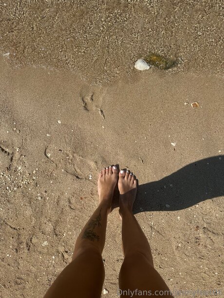 Foto di nudo di fuga di OnlyFans di Jennyfeet06