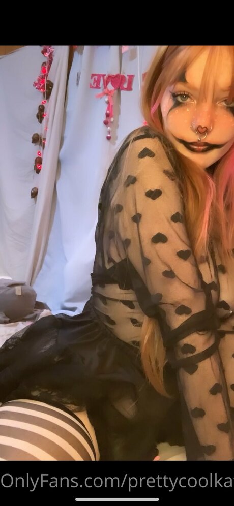 Foto di nudo di fuga di OnlyFans di Prettycoolclown