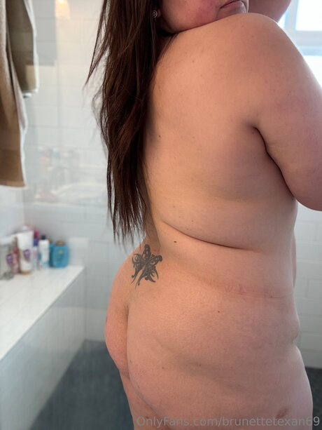 Foto di nudo di fuga di OnlyFans di Brunettetexan69