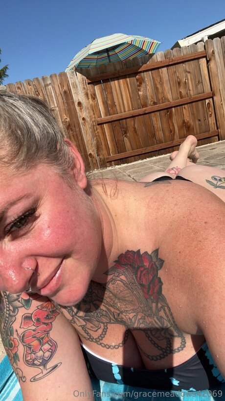 Foto di nudo di fuga di OnlyFans di Gracemeadows42069