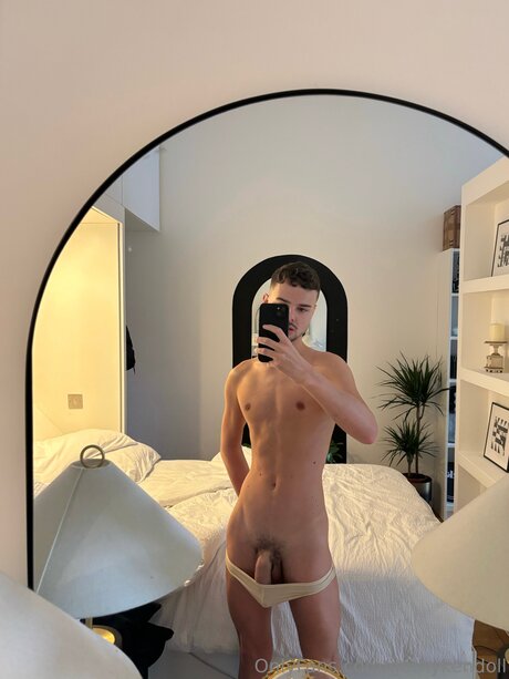 Foto di nudo di fuga di OnlyFans di Gothykendoll