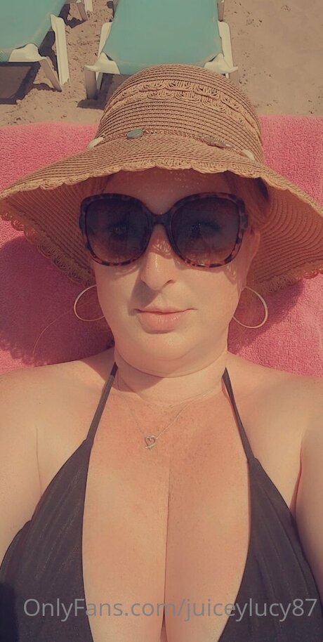 Foto di nudo di fuga di OnlyFans di Juiceylucy87
