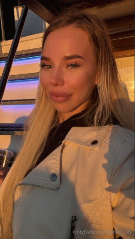 Foto di nudo di fuga di OnlyFans di Barbie Sin