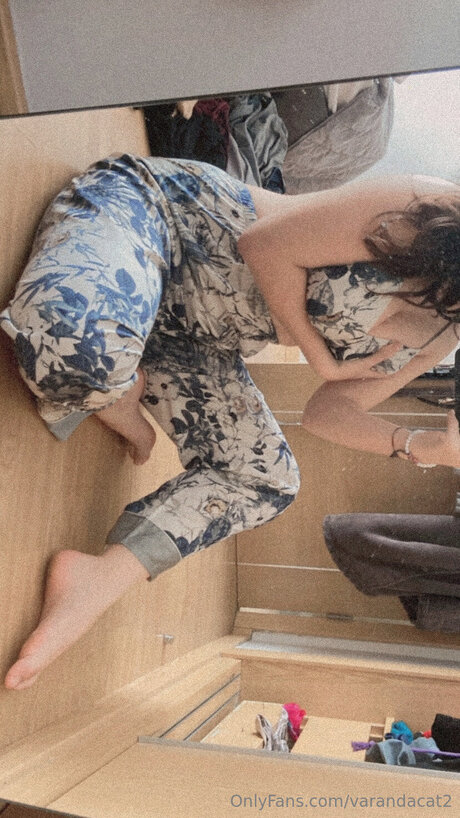 Foto di nudo di fuga di OnlyFans di Callmevaranda2