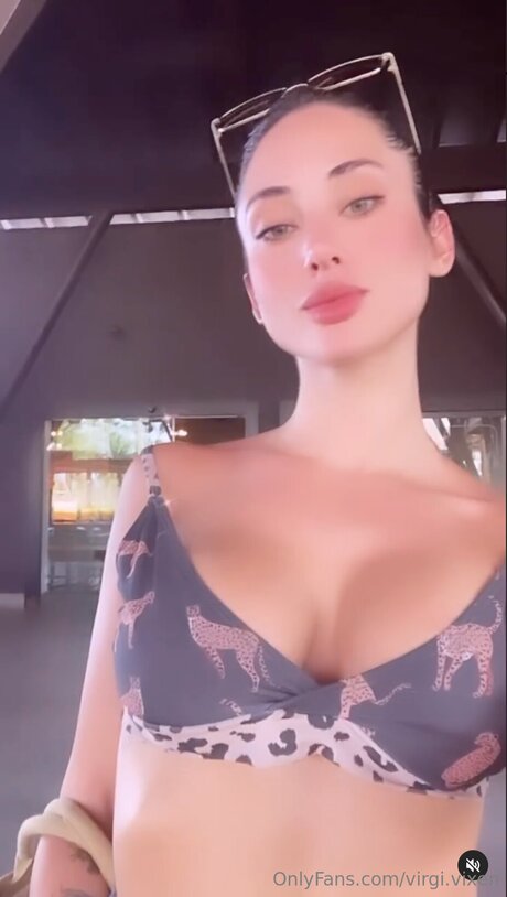 Foto di nudo di fuga di OnlyFans di Virgi Vixen