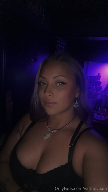 Foto di nudo di fuga di OnlyFans di Valthevixen