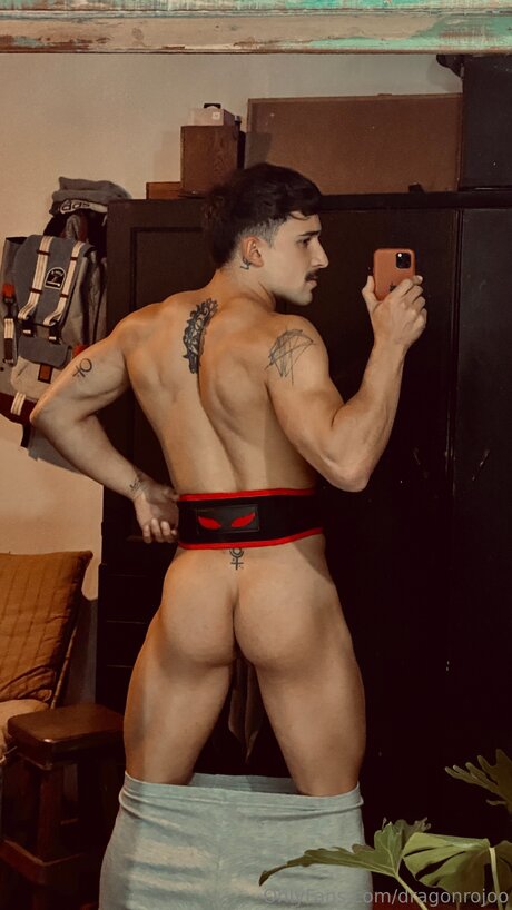 Foto di nudo di fuga di OnlyFans di Dragonrojoo1
