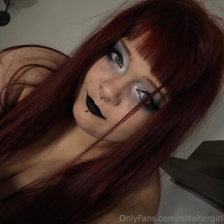 Foto di nudo di fuga di OnlyFans di Redaltergirl