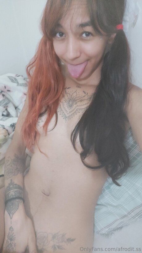 Foto di nudo di fuga di OnlyFans di Afrodit Ss