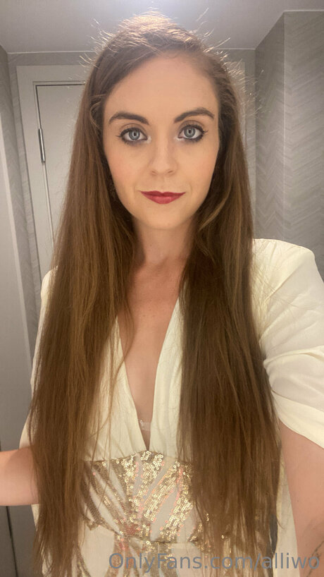 Foto di nudo di fuga di OnlyFans di Alliwo
