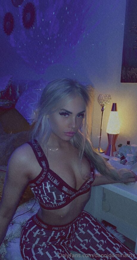 Foto di nudo di fuga di OnlyFans di Dannidominatrix