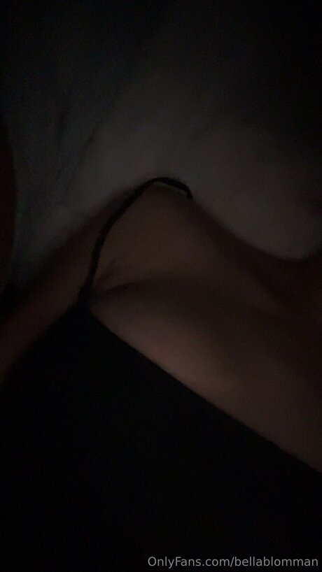 Foto di nudo di fuga di OnlyFans di Bellablomman