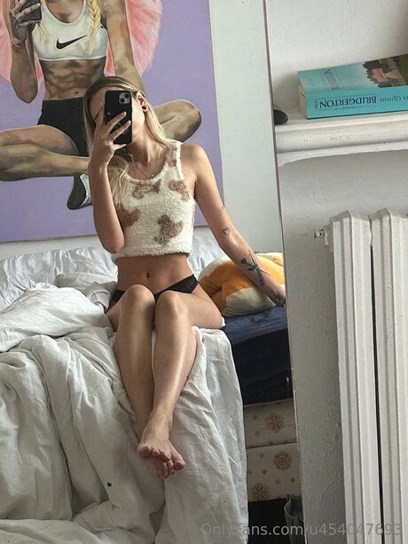 Foto di nudo di fuga di OnlyFans di Pauuuline