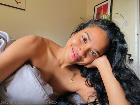 Foto di nudo di fuga di OnlyFans di Scarletflamexxx