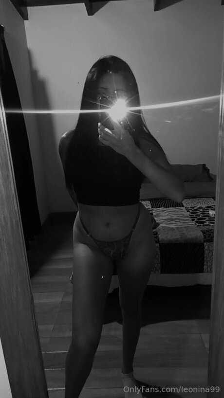 Foto di nudo di fuga di OnlyFans di Leonina99