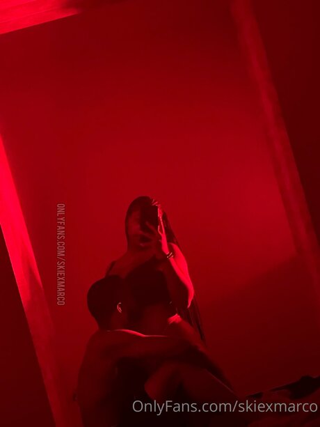 Foto di nudo di fuga di OnlyFans di Skiexmarco