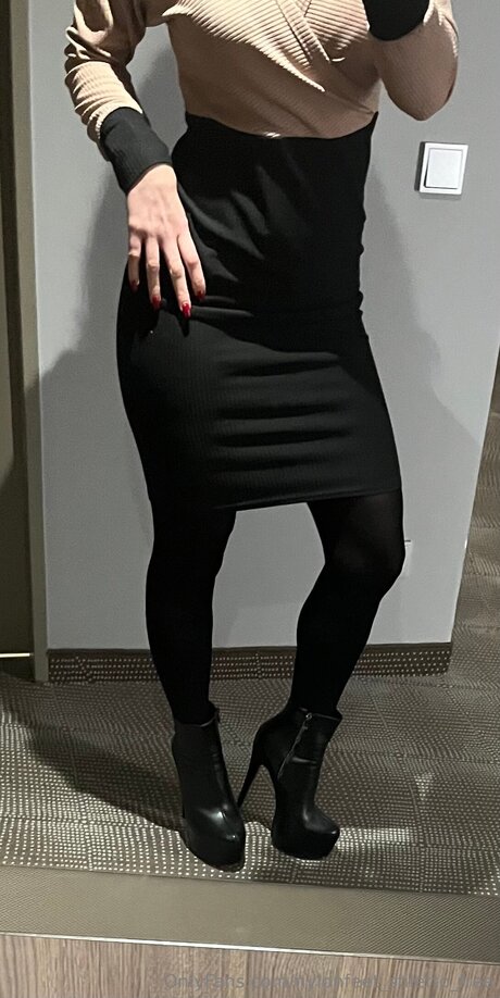 Foto di nudo di fuga di OnlyFans di Nylonfeet Stiletto Free