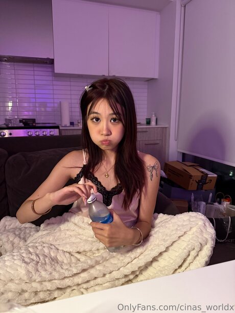 Foto di nudo di fuga di OnlyFans di Cinas Worldx