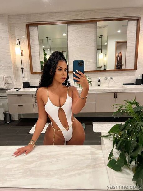 Foto di nudo di fuga di OnlyFans di Yasminelopez