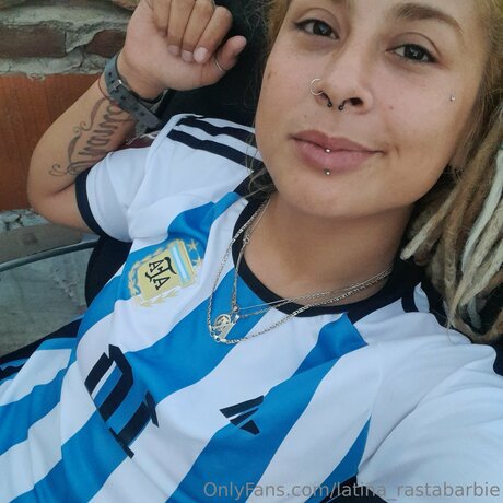 Foto di nudo di fuga di OnlyFans di Latina Rastabarbie