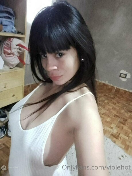 Foto di nudo di fuga di OnlyFans di Violehot
