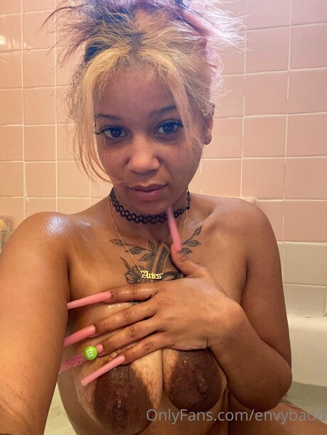 Foto di nudo di fuga di OnlyFans di Envybadd