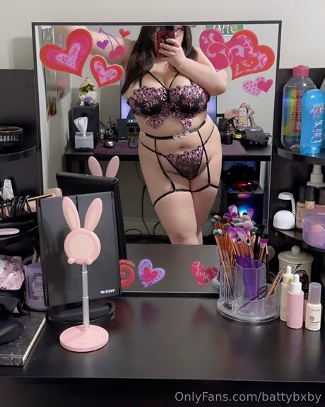 Foto di nudo di fuga di OnlyFans di Battybxby