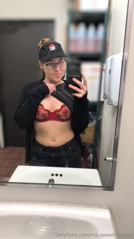 Foto di nudo di fuga di OnlyFans di Ms Sweetmonroe