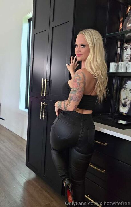 Cjhotwifefree