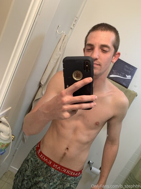 Foto di nudo di fuga di OnlyFans di B Stephhh