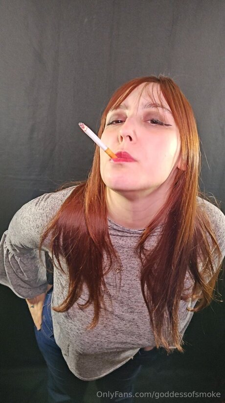Foto di nudo di fuga di OnlyFans di Goddessofsmoke