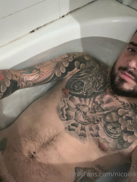 Foto di nudo di fuga di OnlyFans di Nicoink