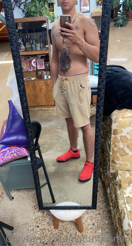 Foto di nudo di fuga di OnlyFans di Notoriousralo