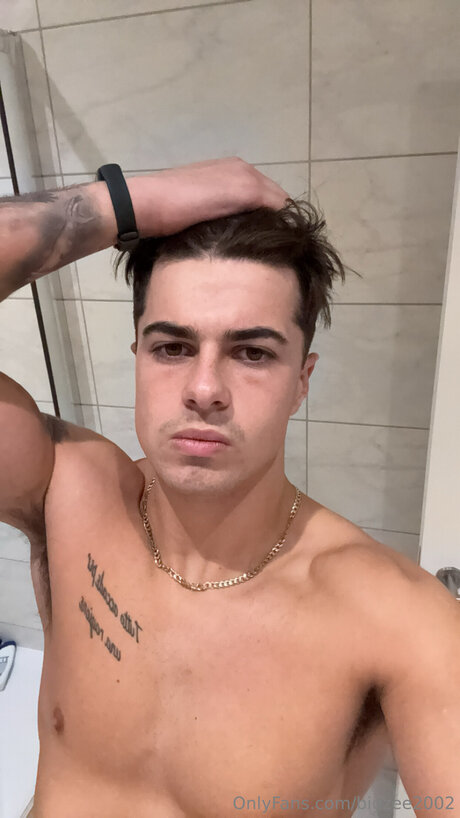Foto di nudo di fuga di OnlyFans di Bigzee2002