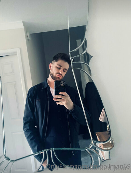 Foto di nudo di fuga di OnlyFans di Beardedjesus