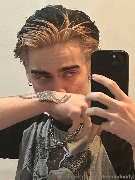 Foto di nudo di fuga di OnlyFans di Demondogdyl