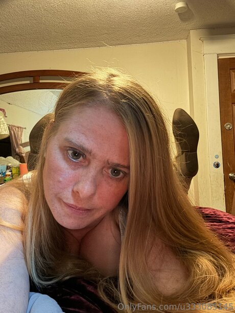 Foto di nudo di fuga di OnlyFans di Icequeen6235
