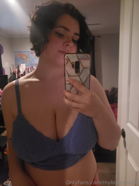Foto di nudo di fuga di OnlyFans di Mylovemaeve