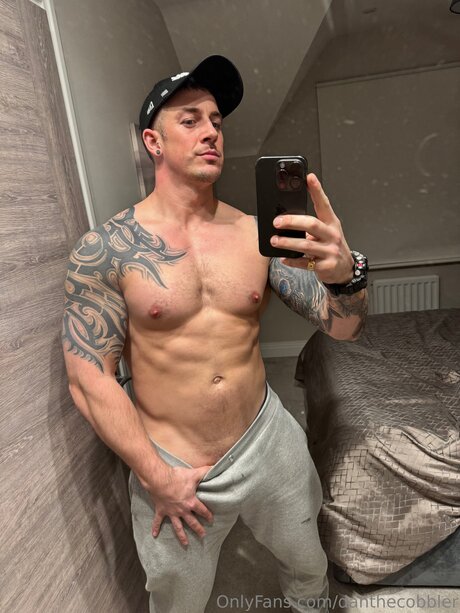 Foto di nudo di fuga di OnlyFans di Danthecobbler