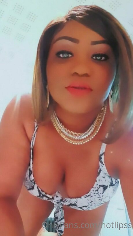 Foto di nudo di fuga di OnlyFans di Hotlipss