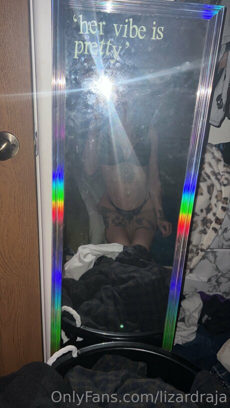 Foto di nudo di fuga di OnlyFans di Lizardraja