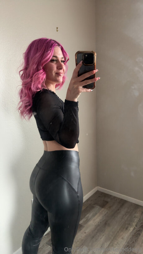 Foto di nudo di fuga di OnlyFans di Petitegoddessj