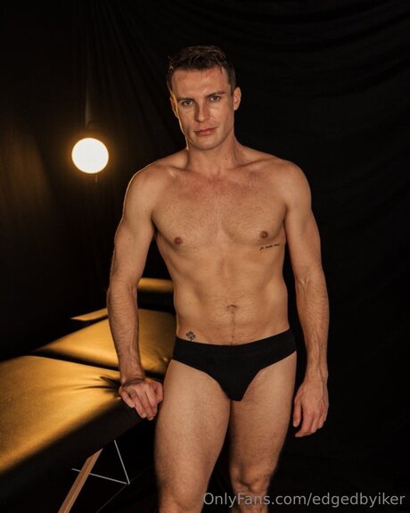 Foto di nudo di fuga di OnlyFans di Edgedbyiker